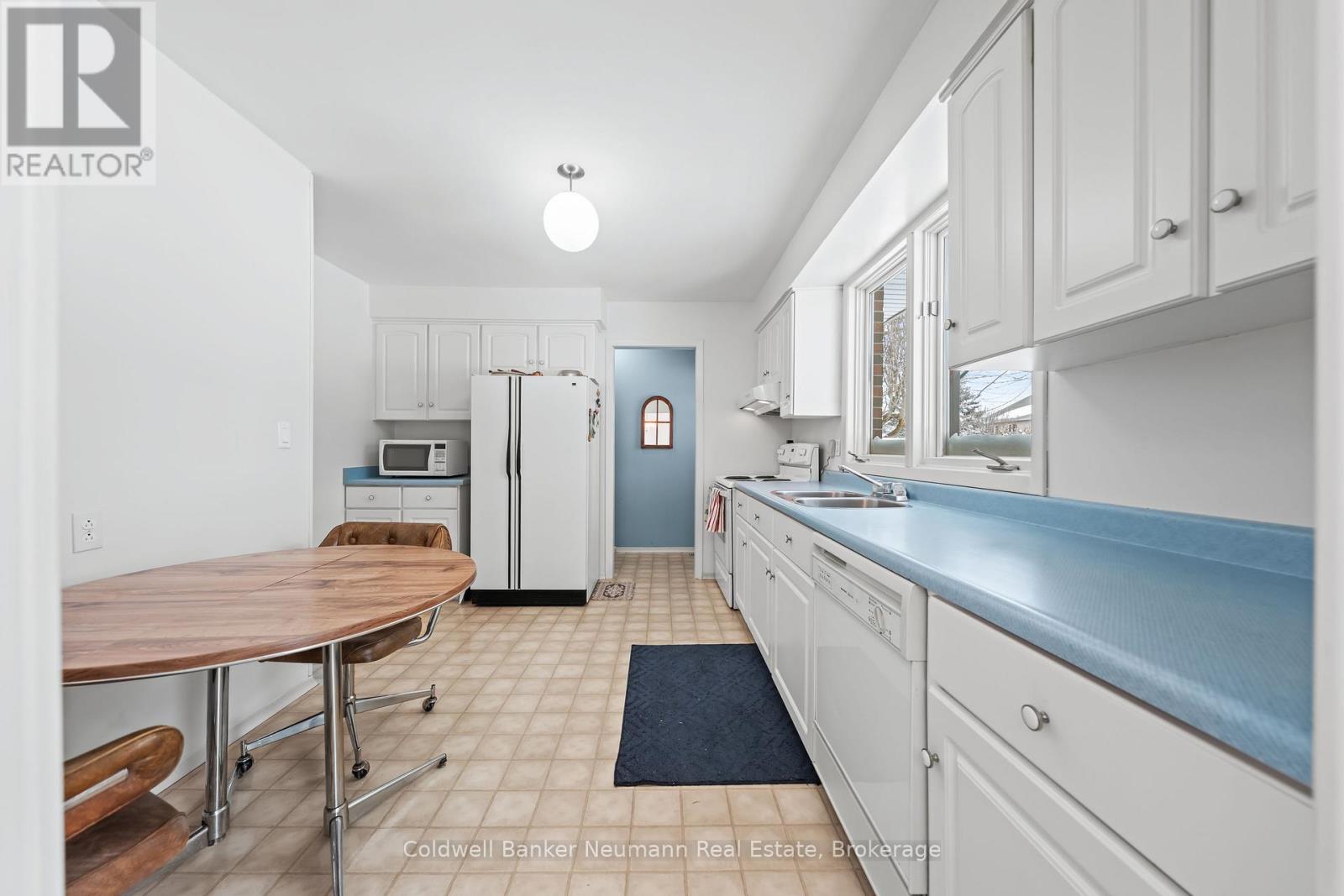 320 Elora Street, Centre Wellington, Ontario  N1M 1Y8 - Photo 10 - X12712340