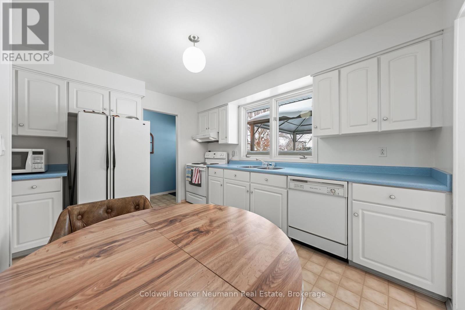 320 Elora Street, Centre Wellington, Ontario  N1M 1Y8 - Photo 12 - X12712340