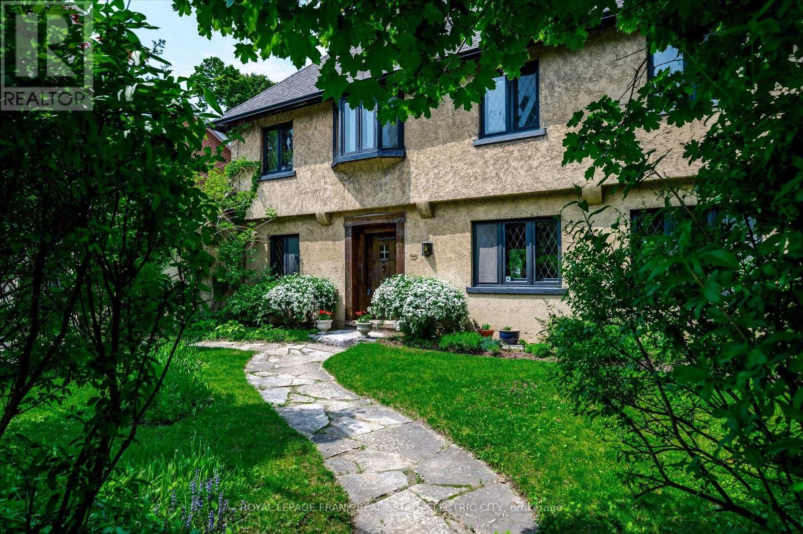 82 Dublin Street, Peterborough, Ontario K9H 3A9 - Photo 4 - X12712382