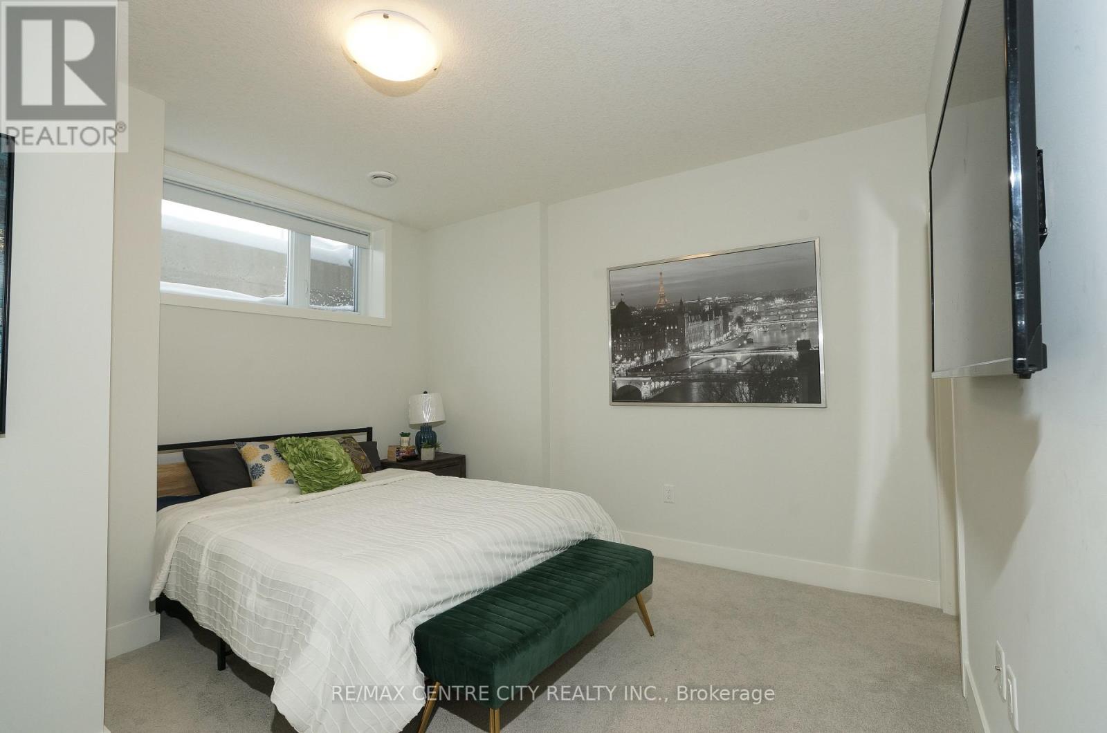 6 - 925 Deveron Crescent, London South, Ontario  N5Z 5A4 - Photo 8 - X12712300