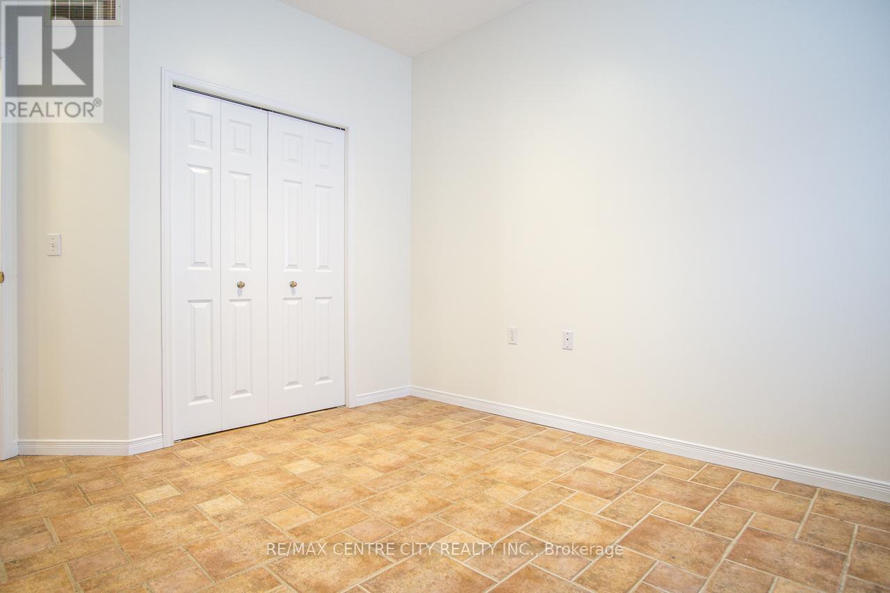 25 - 1555 Highbury Avenue N, London East, Ontario  N5Y 5R2 - Photo 16 - X12712388