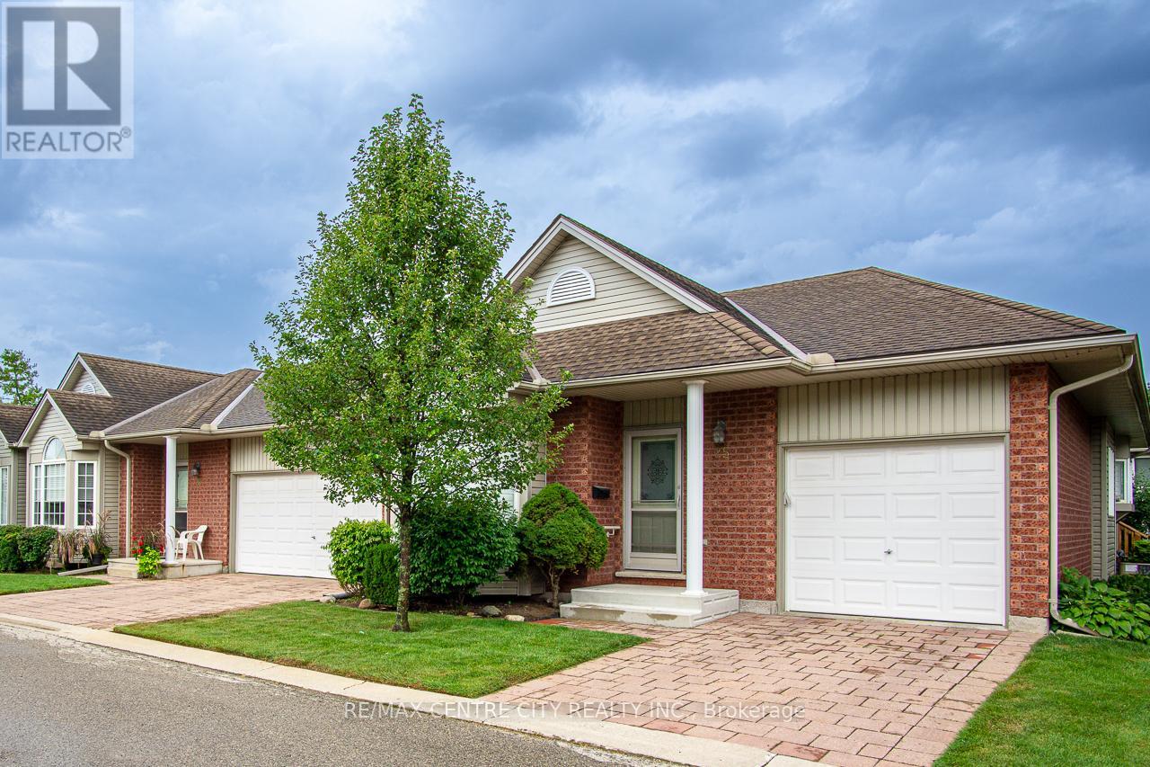 25 - 1555 Highbury Avenue N, London East, Ontario  N5Y 5R2 - Photo 2 - X12712388