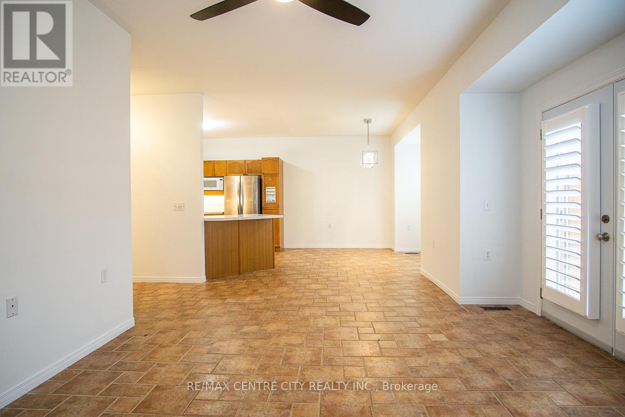 25 - 1555 Highbury Avenue N, London East, Ontario  N5Y 5R2 - Photo 21 - X12712388