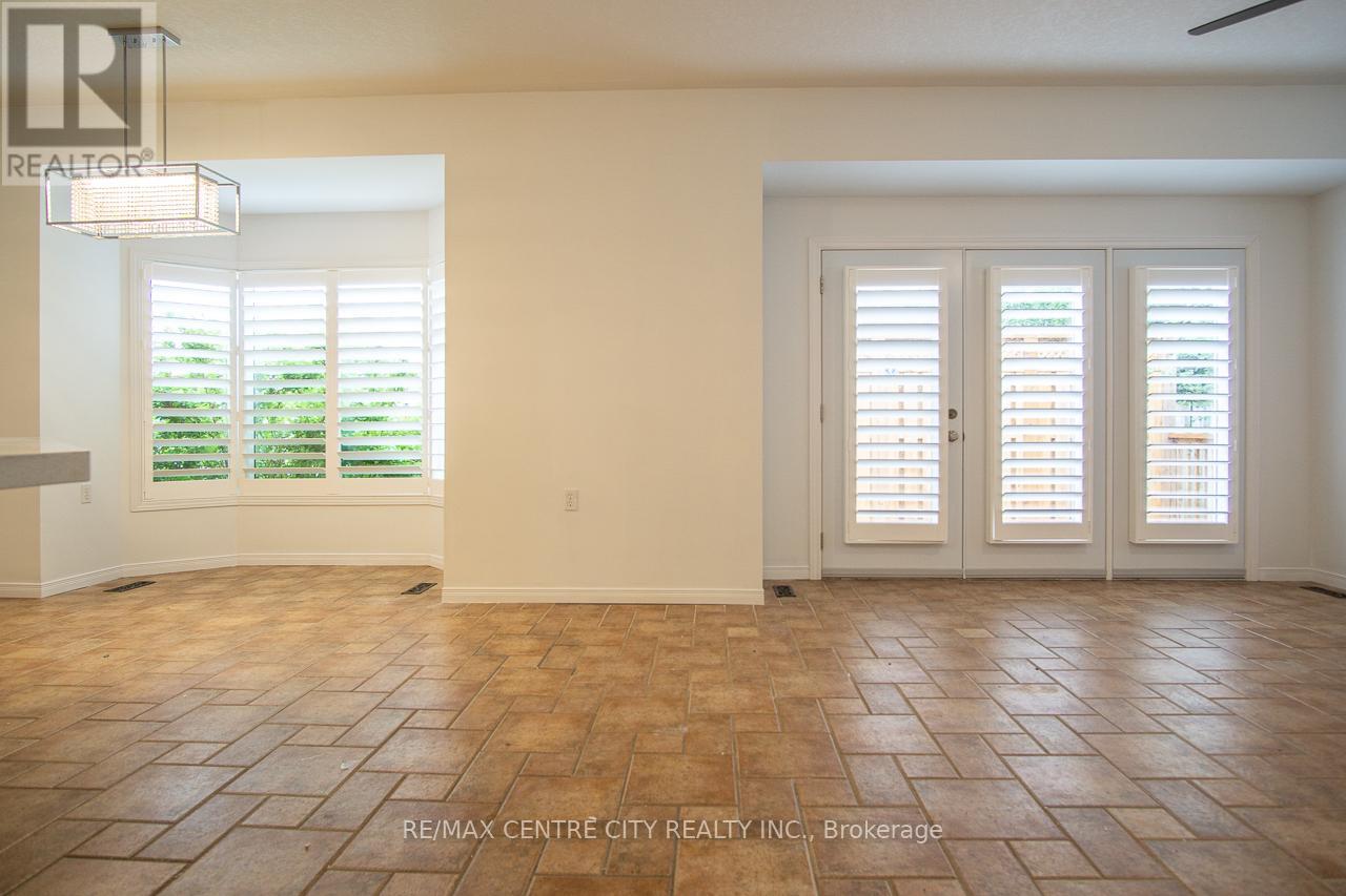 25 - 1555 Highbury Avenue N, London East, Ontario  N5Y 5R2 - Photo 27 - X12712388