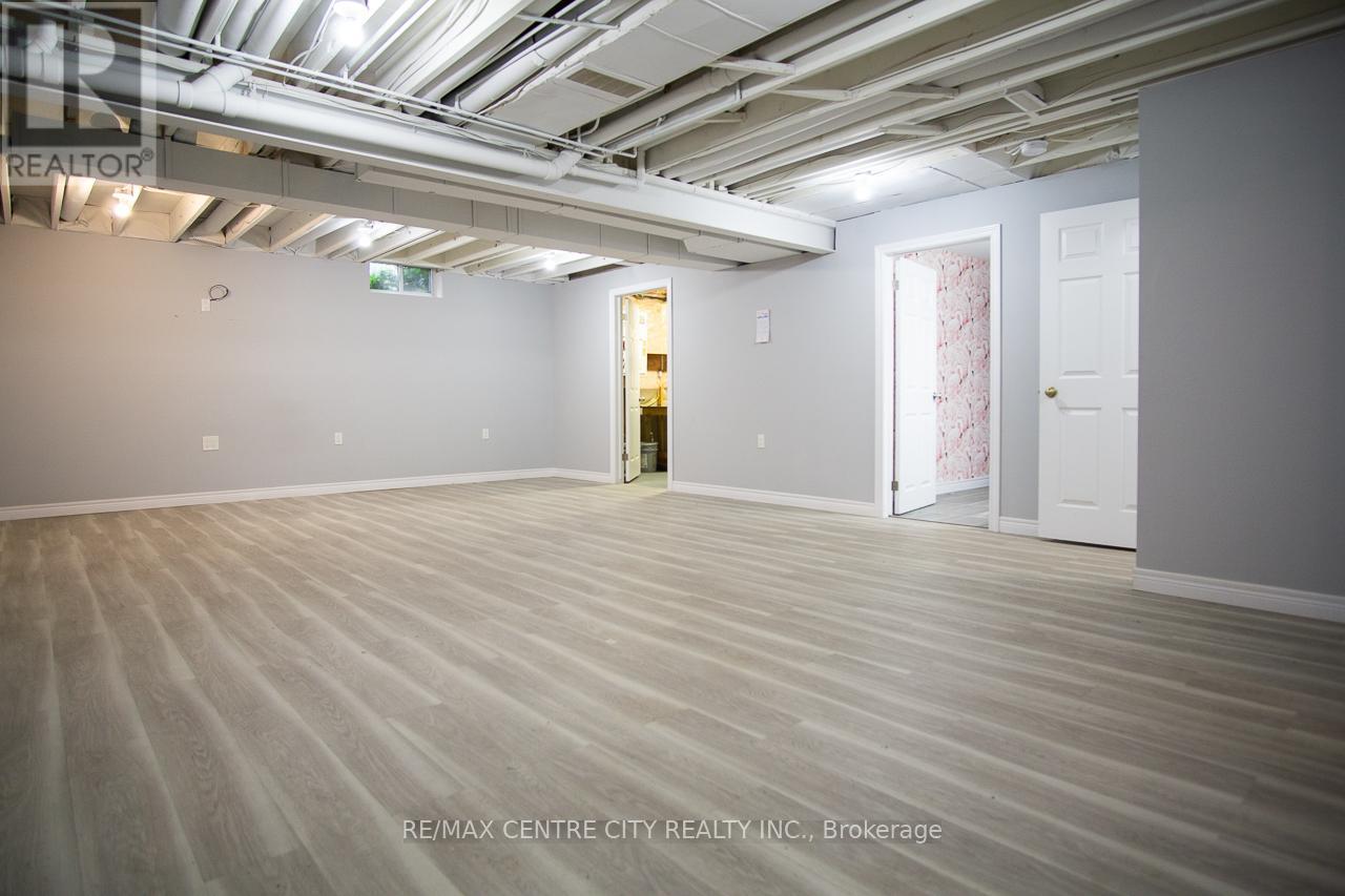 25 - 1555 Highbury Avenue N, London East, Ontario  N5Y 5R2 - Photo 30 - X12712388