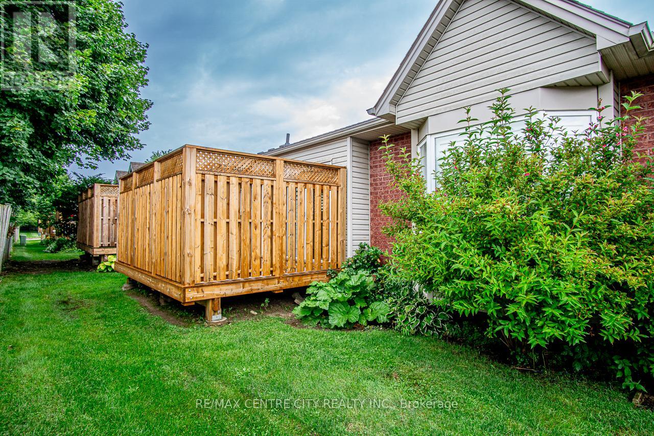 25 - 1555 Highbury Avenue N, London East, Ontario  N5Y 5R2 - Photo 40 - X12712388