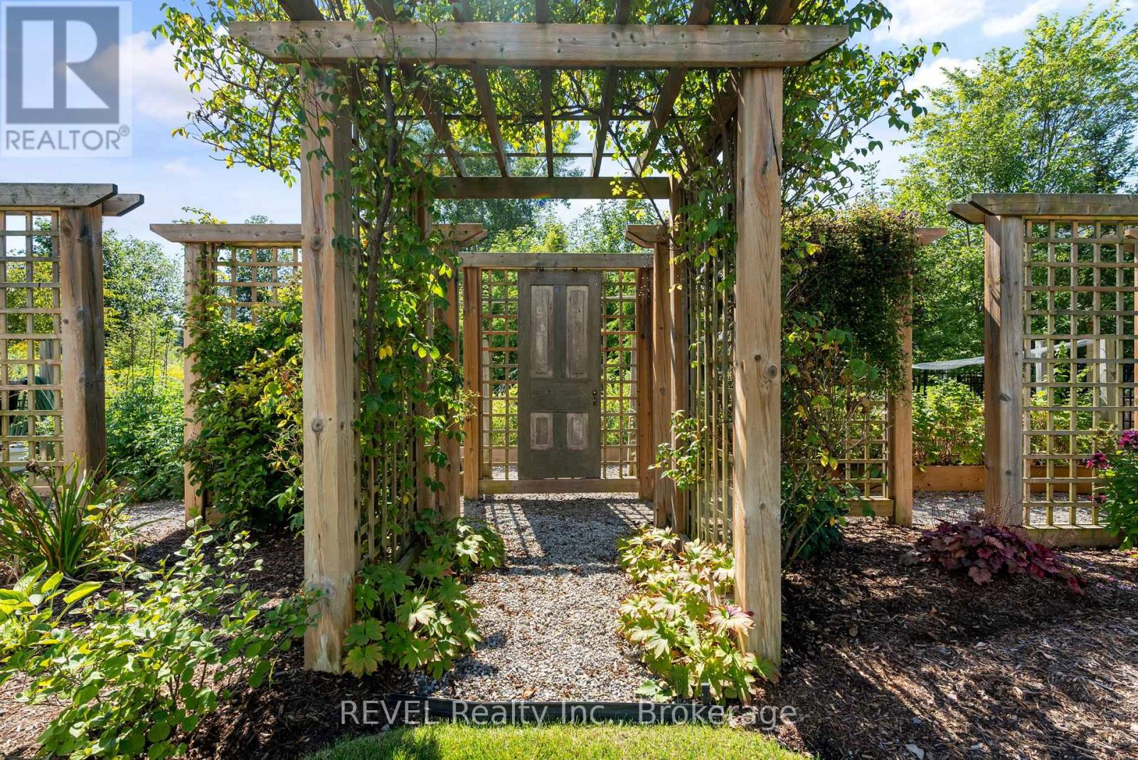 69 Butlers Drive, Fort Erie (Ridgeway), Ontario  L0S 1N0 - Photo 43 - X12712334