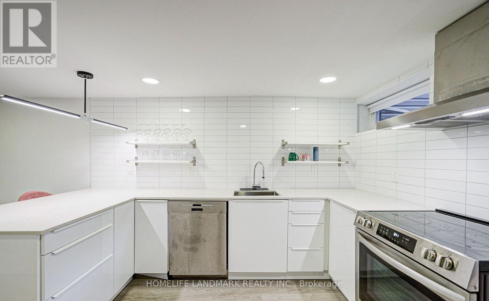 Basement Apt - 246 Euclid Avenue, Toronto, Ontario M6J 2K2 - Photo 7 - C12705890