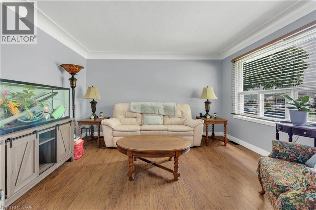 446 East 36th Street, Hamilton, Ontario  L8V 4A5 - Photo 9 - 40761310