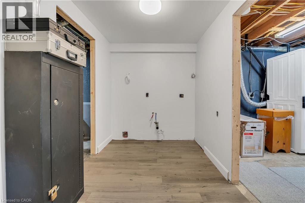 446 East 36th Street, Hamilton, Ontario  L8V 4A5 - Photo 27 - 40761310