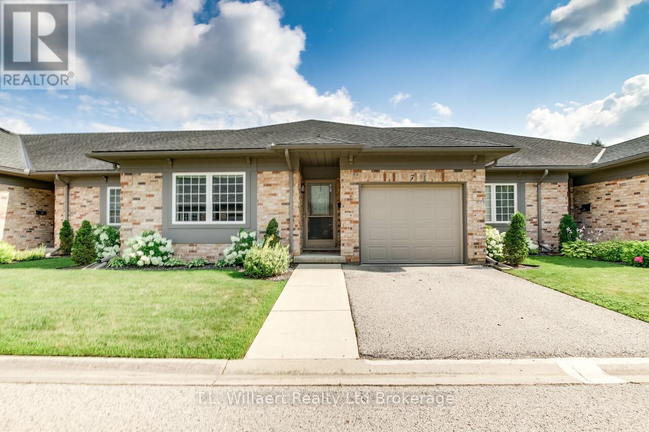 UNIT 4 - 7-105 KING STREET, Tillsonburg, Ontario