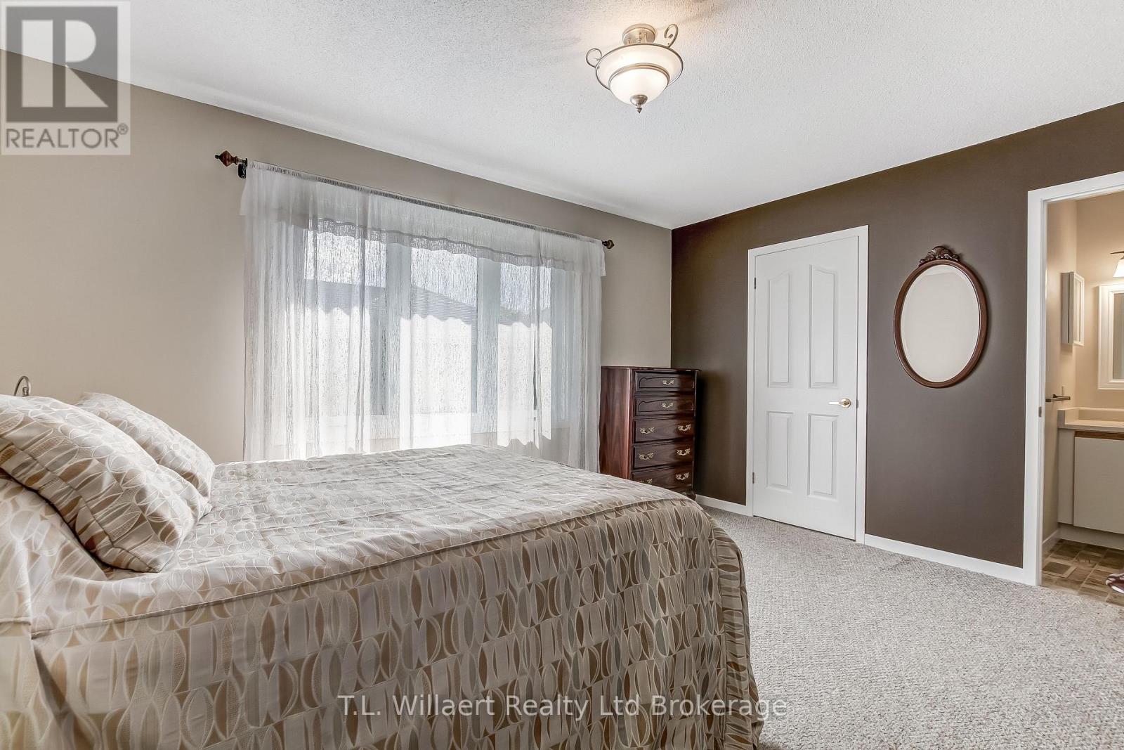 62 Edwin Crescent, Tillsonburg, Ontario  N4G 5H6 - Photo 16 - X12437621