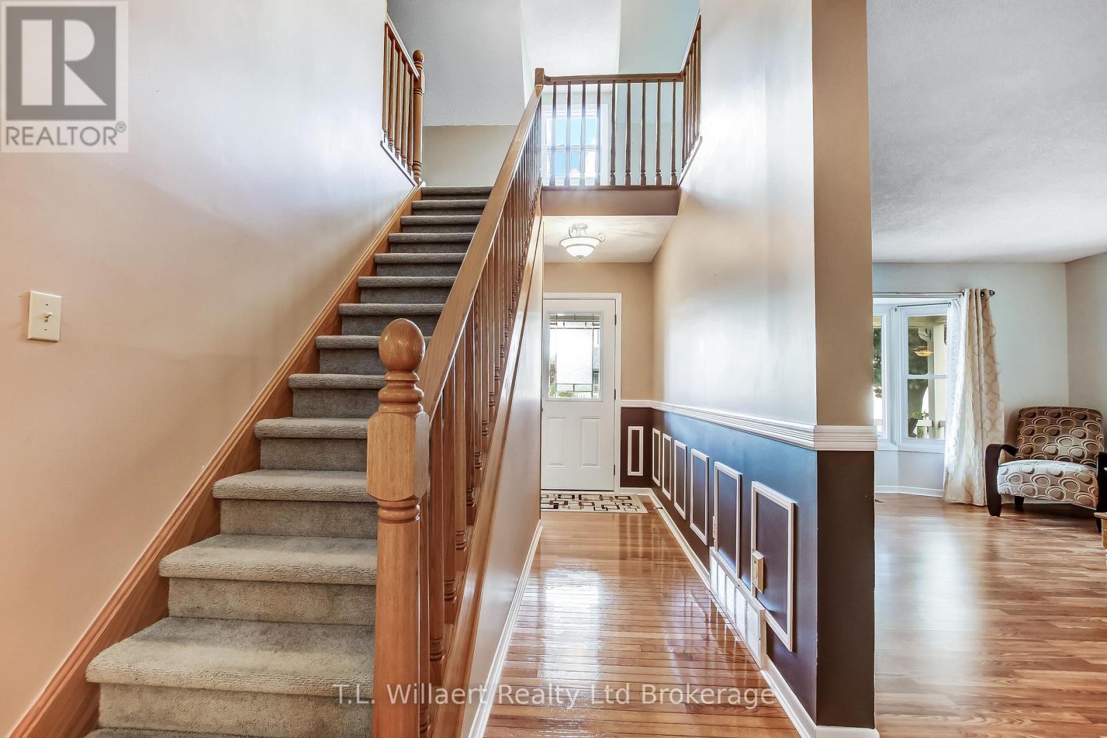 62 Edwin Crescent, Tillsonburg, Ontario  N4G 5H6 - Photo 4 - X12437621