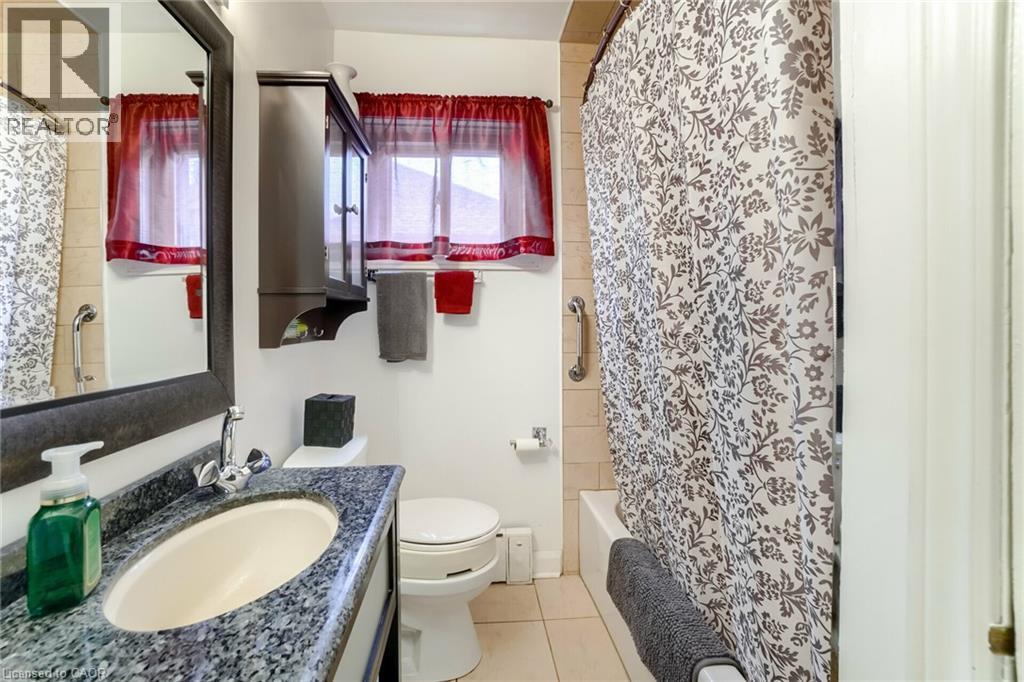 160 Welland Avenue, St. Catharines, Ontario  L2R 2N6 - Photo 12 - 40776432