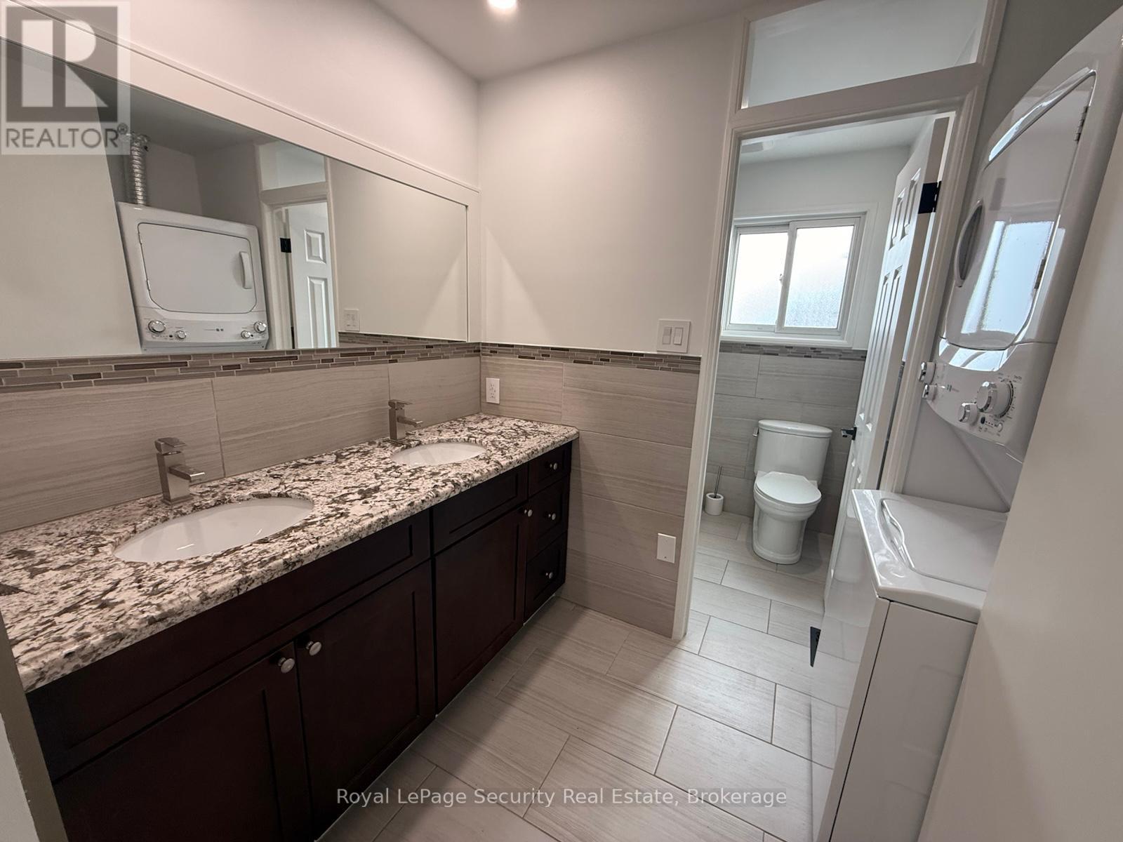 3370 Rhonda Valley, Mississauga, Ontario  L5A 3E9 - Photo 10 - W12710298