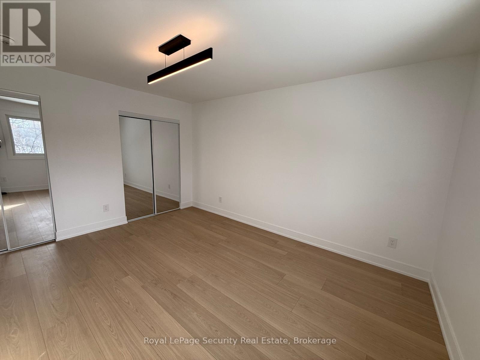 3370 Rhonda Valley, Mississauga, Ontario  L5A 3E9 - Photo 8 - W12710298