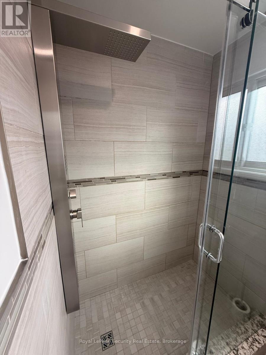 3370 Rhonda Valley, Mississauga, Ontario  L5A 3E9 - Photo 14 - W12710298