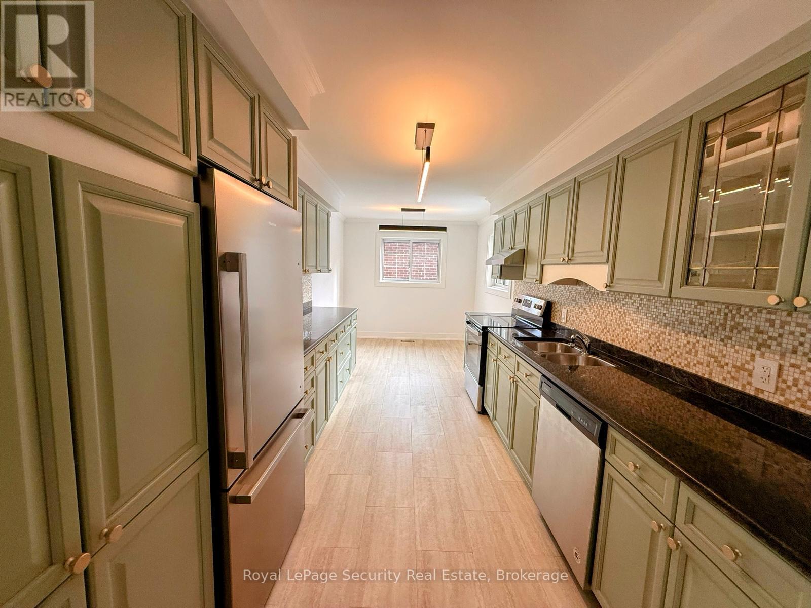 3370 Rhonda Valley, Mississauga, Ontario  L5A 3E9 - Photo 4 - W12710298