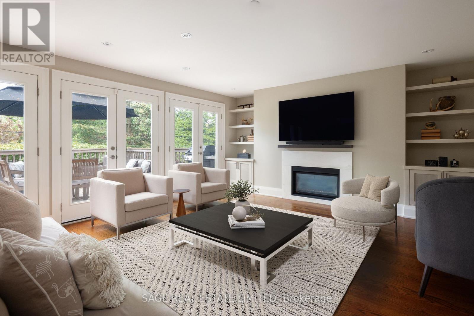 9 CANFIELD PLACE, Toronto, Ontario