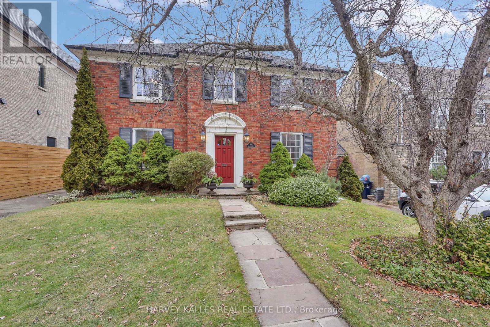 64 HILLHURST BOULEVARD, Toronto, Ontario