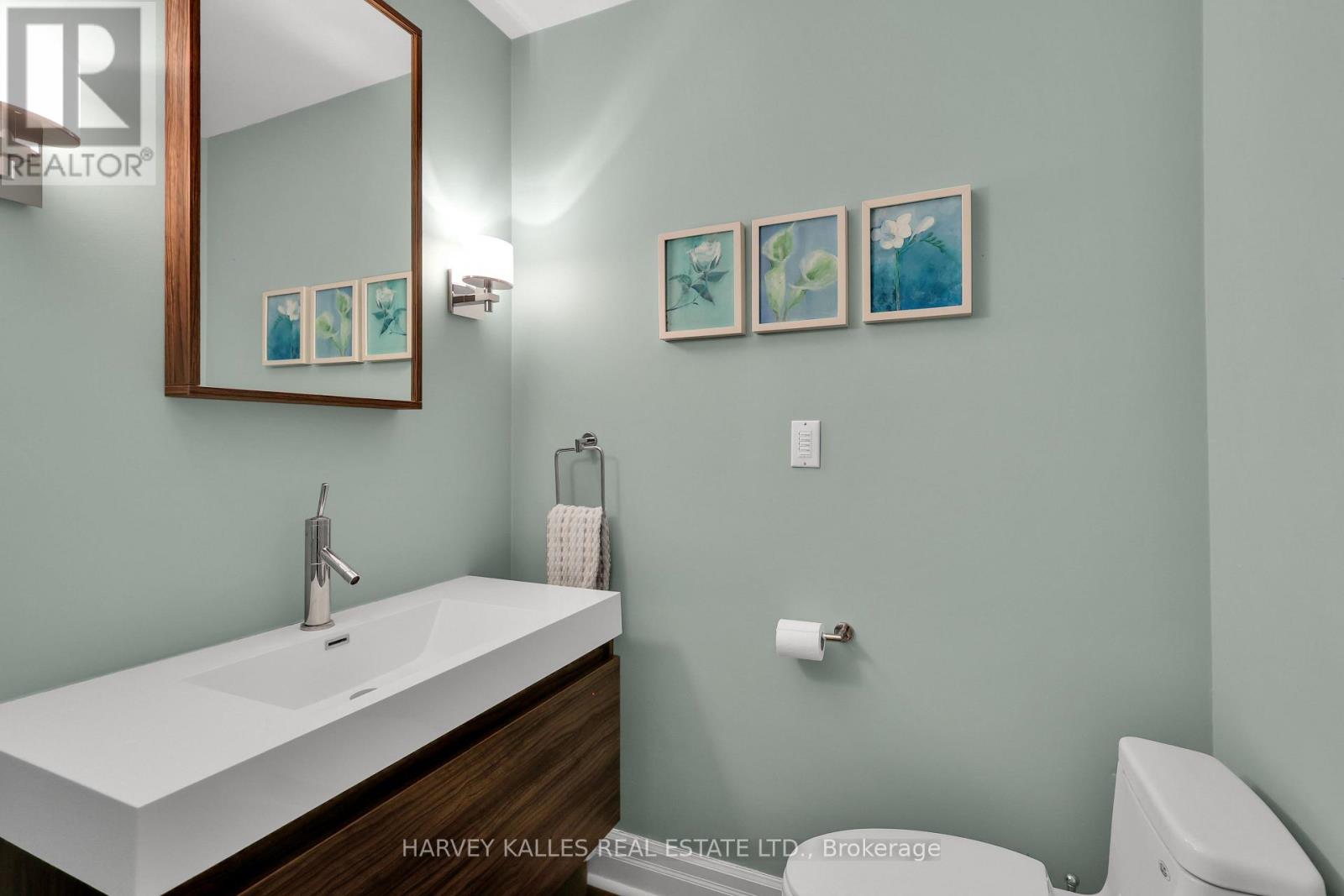 64 Hillhurst Boulevard, Toronto, Ontario  M5N 1N6 - Photo 11 - C12712414