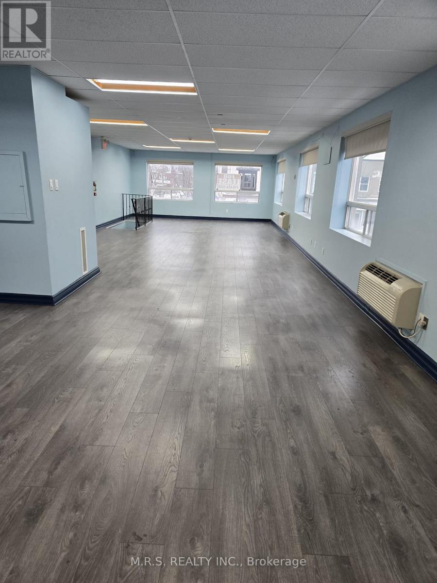 2nd Flr - 2152 Danforth Avenue, Toronto, Ontario M4C 1K3 - Photo 1 - E12712316