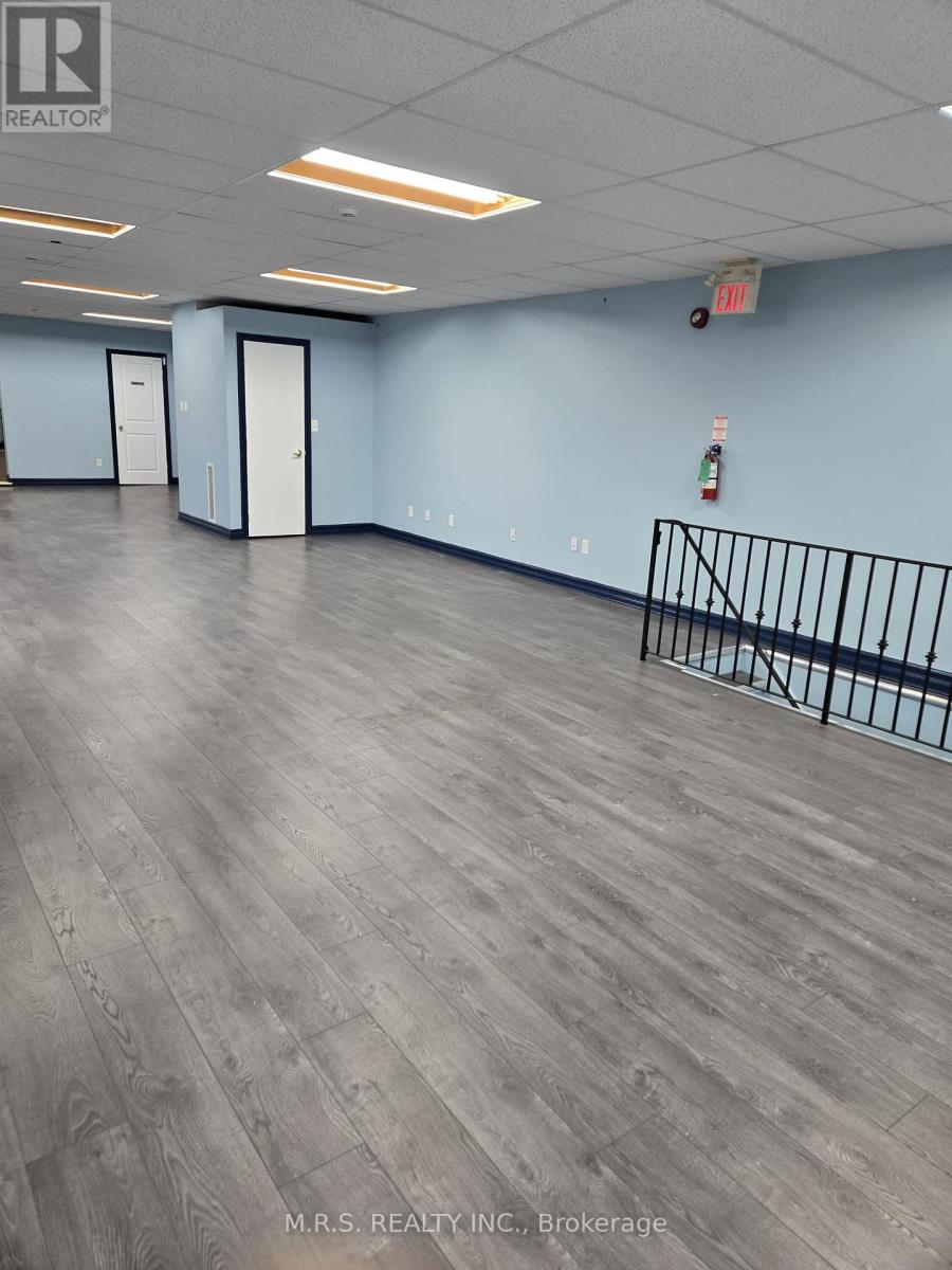 2nd Flr - 2152 Danforth Avenue, Toronto, Ontario M4C 1K3 - Photo 3 - E12712316