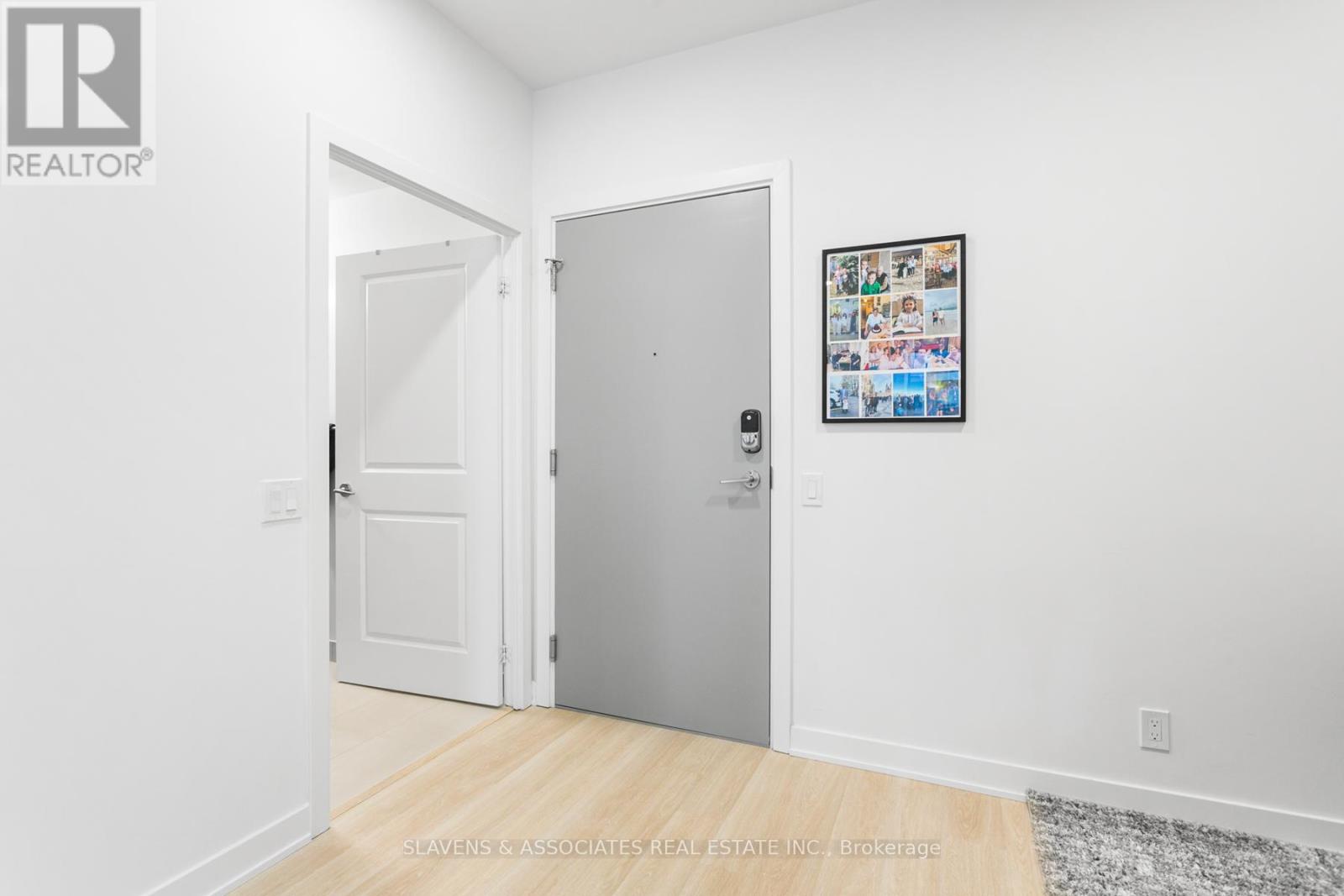 A719 - 30 Upper Mall Way, Vaughan, Ontario  L4J 0L7 - Photo 5 - N12712310