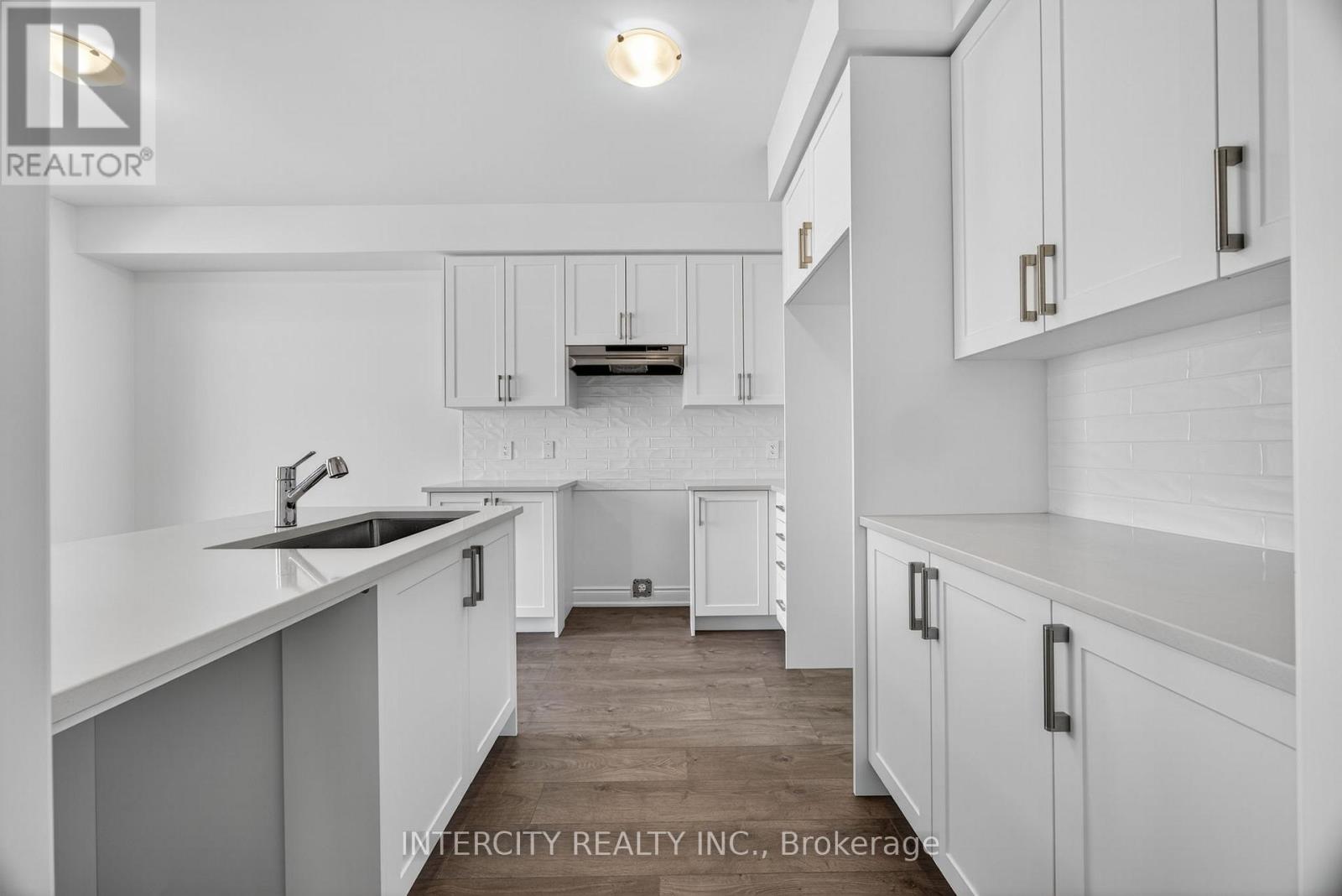 23 Avalon Drive, Wasaga Beach, Ontario  L9R 0M2 - Photo 16 - S12712416