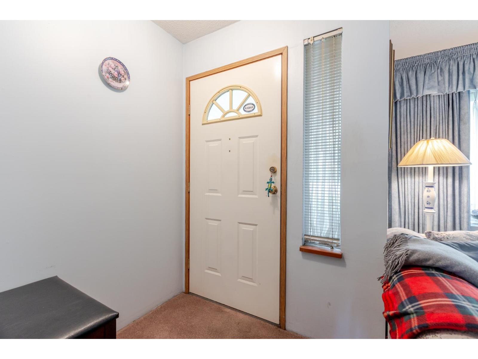 9820 156 Street, Surrey, British Columbia  V3R 4L3 - Photo 6 - R3081060