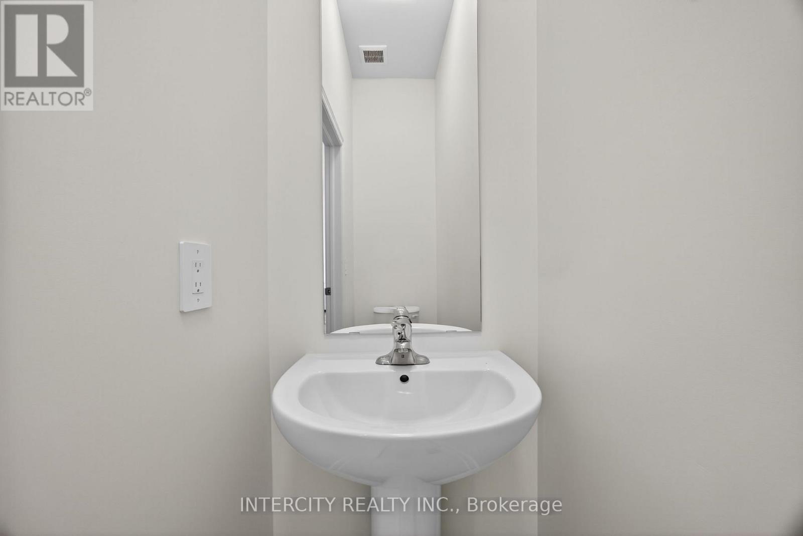 21 Avalon Drive, Wasaga Beach, Ontario  L9R 0M2 - Photo 16 - S12712420