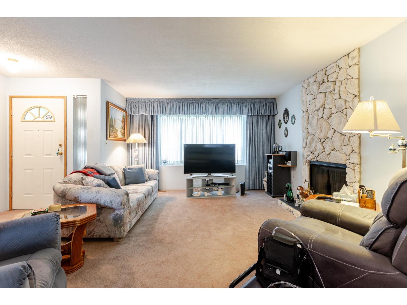 9820 156 Street, Surrey, British Columbia  V3R 4L3 - Photo 9 - R3081060