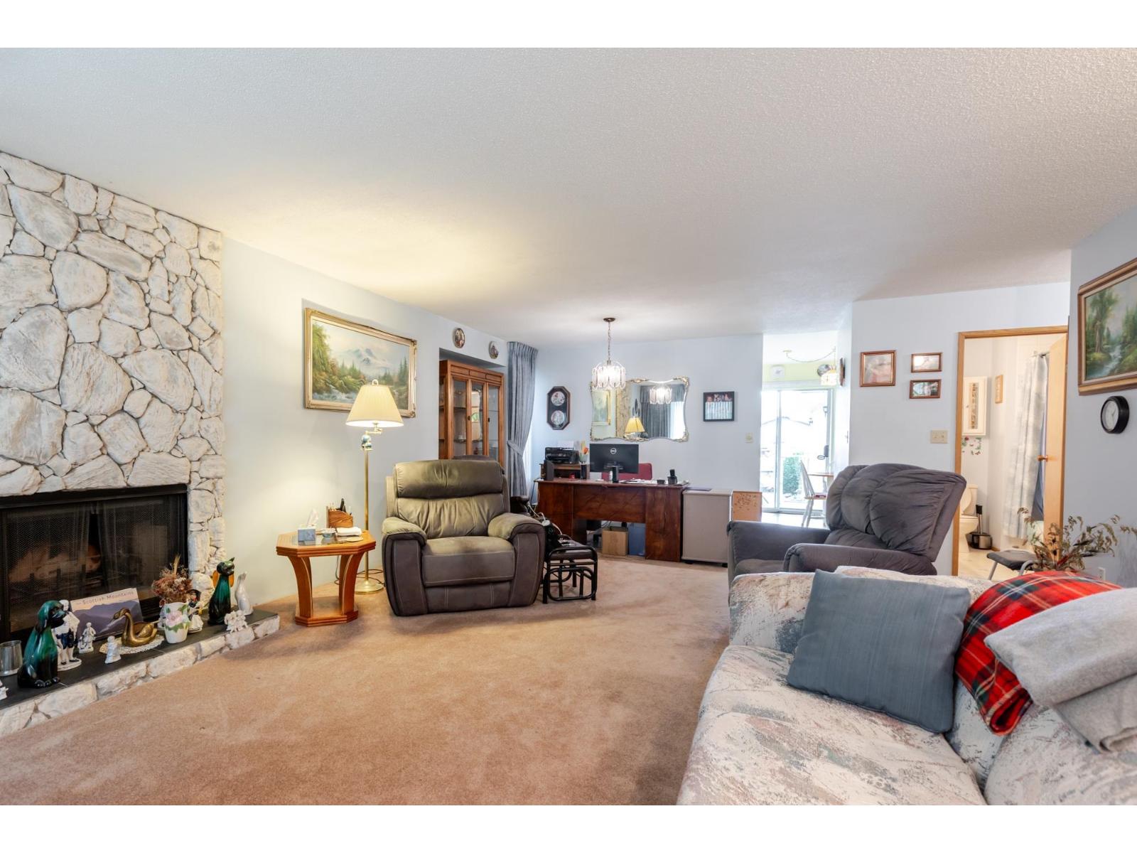 9820 156 Street, Surrey, British Columbia  V3R 4L3 - Photo 10 - R3081060