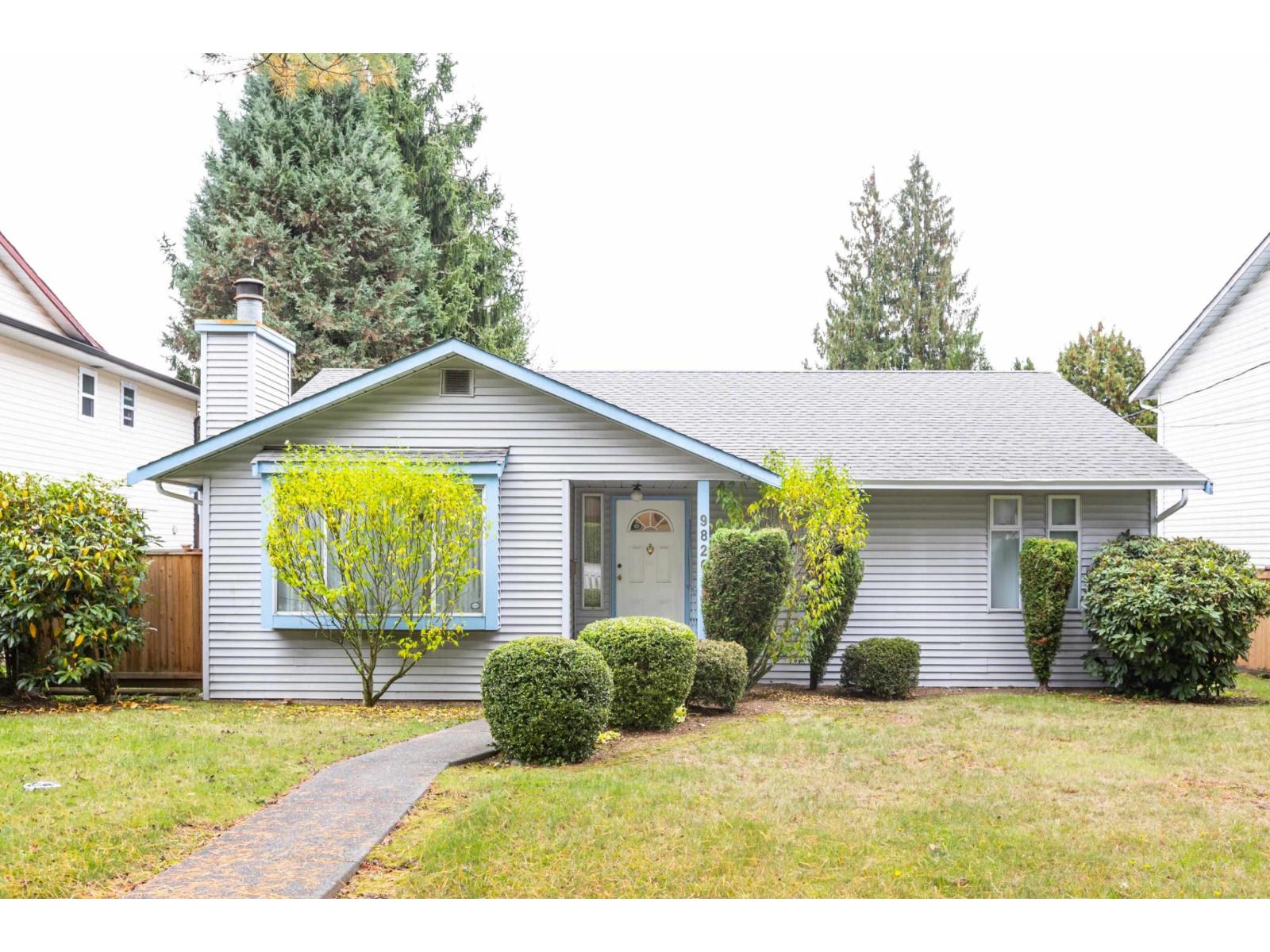 9820 156 Street, Surrey, British Columbia  V3R 4L3 - Photo 4 - R3081060