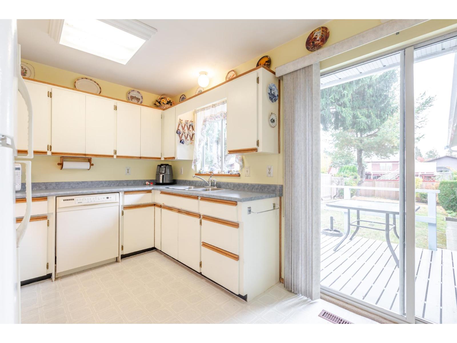 9820 156 Street, Surrey, British Columbia  V3R 4L3 - Photo 28 - R3081060