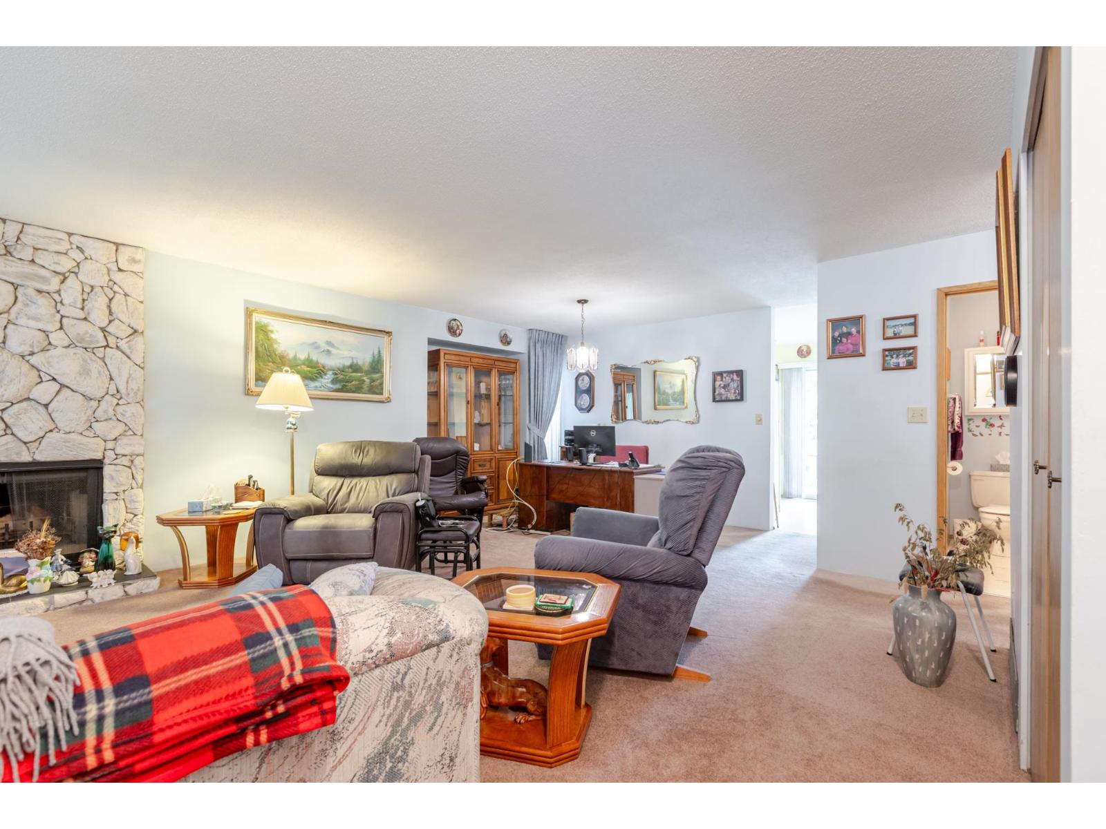 9820 156 Street, Surrey, British Columbia  V3R 4L3 - Photo 7 - R3081060