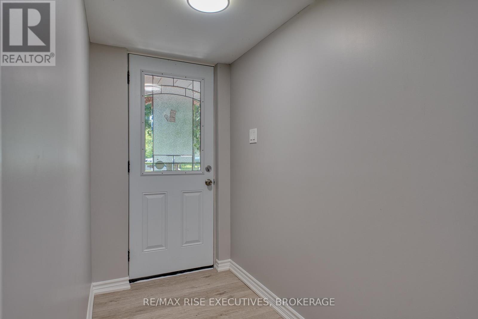 2 - 151 Dauphin Avenue, Kingston (Rideau), Ontario  K7K 6W3 - Photo 4 - X12712688