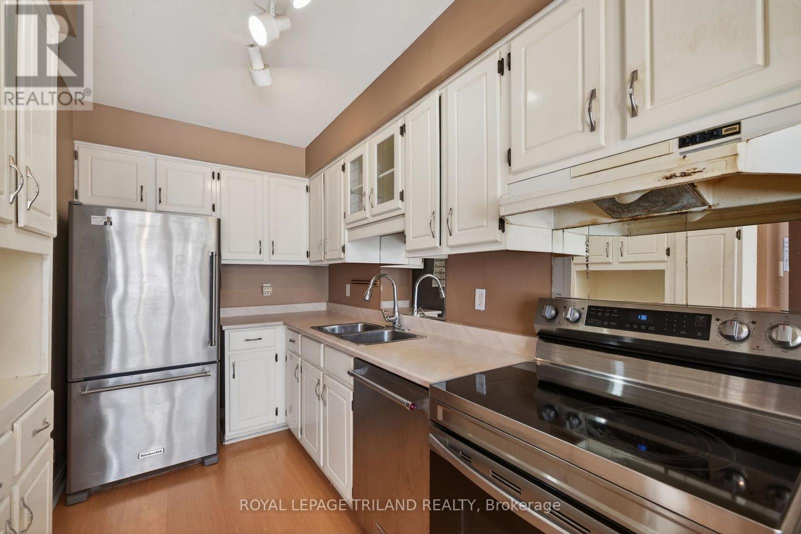 8 - 189 Homestead Crescent, London North, Ontario  N6G 2E6 - Photo 9 - X12712586