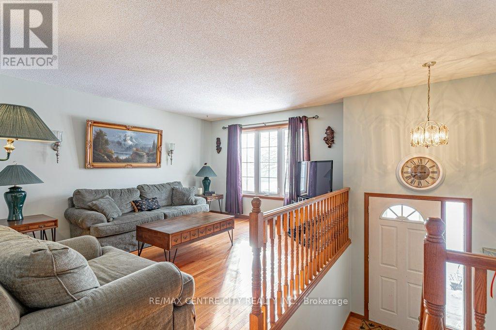 26 Kingsbridge Street, London East, Ontario  N5V 4S9 - Photo 14 - X12712664