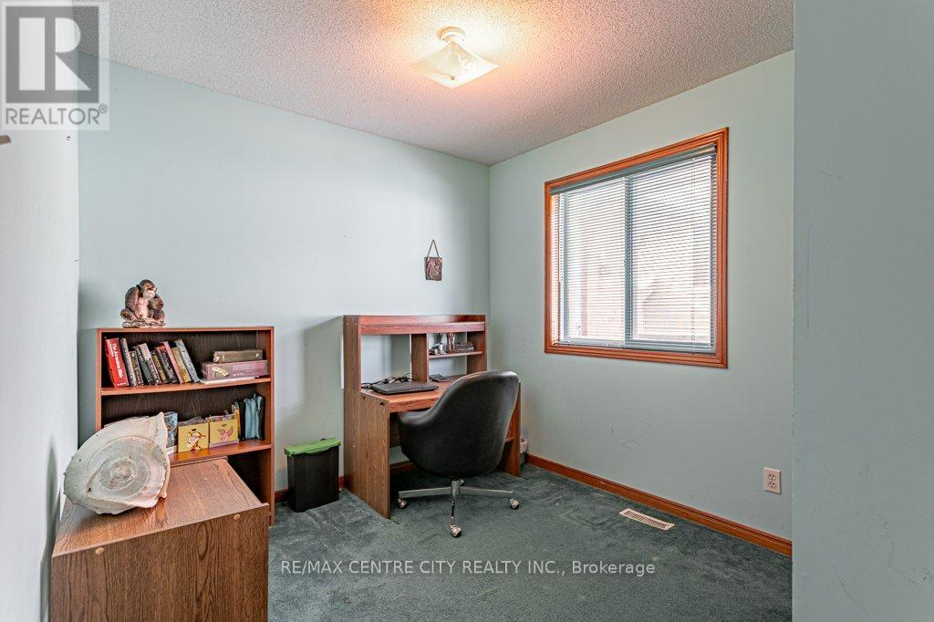 26 Kingsbridge Street, London East, Ontario  N5V 4S9 - Photo 17 - X12712664