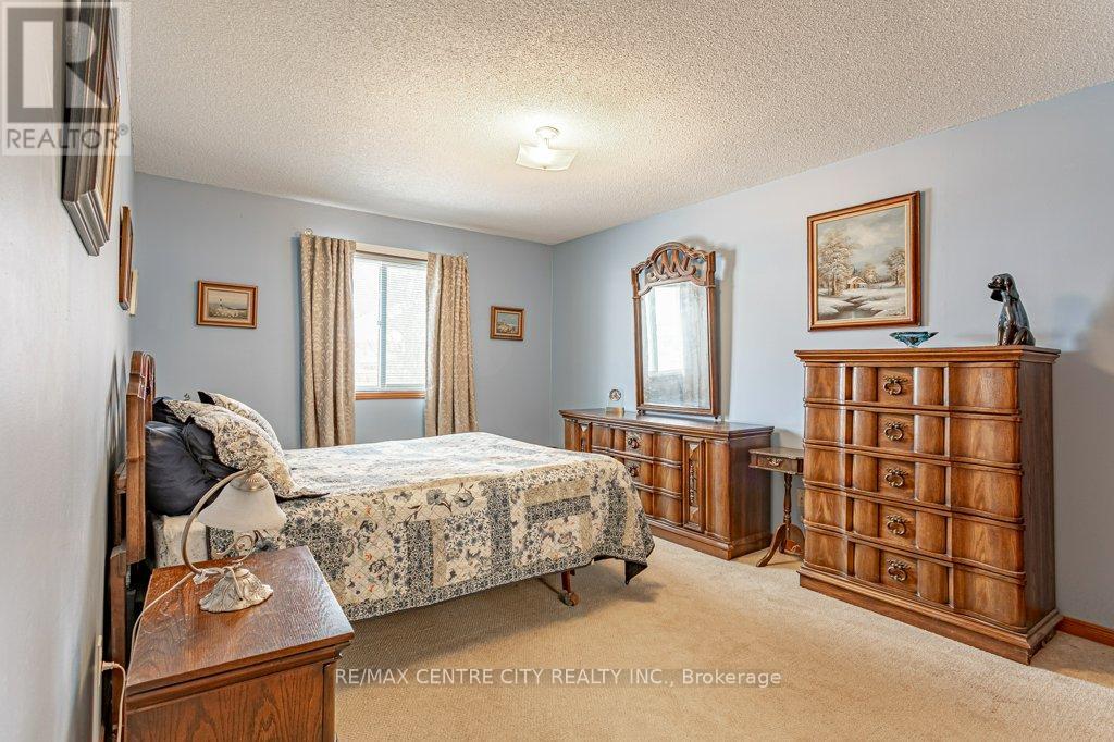 26 Kingsbridge Street, London East, Ontario  N5V 4S9 - Photo 18 - X12712664