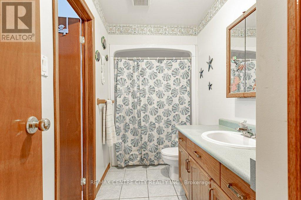 26 Kingsbridge Street, London East, Ontario  N5V 4S9 - Photo 25 - X12712664