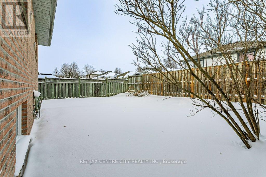 26 Kingsbridge Street, London East, Ontario  N5V 4S9 - Photo 31 - X12712664