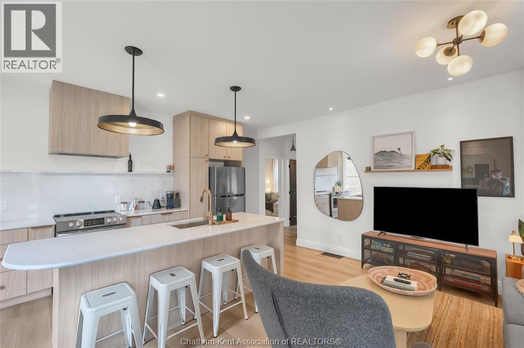 11 Victoria Avenue, Chatham, Ontario  N7L 2Z7 - Photo 4 - 26001440