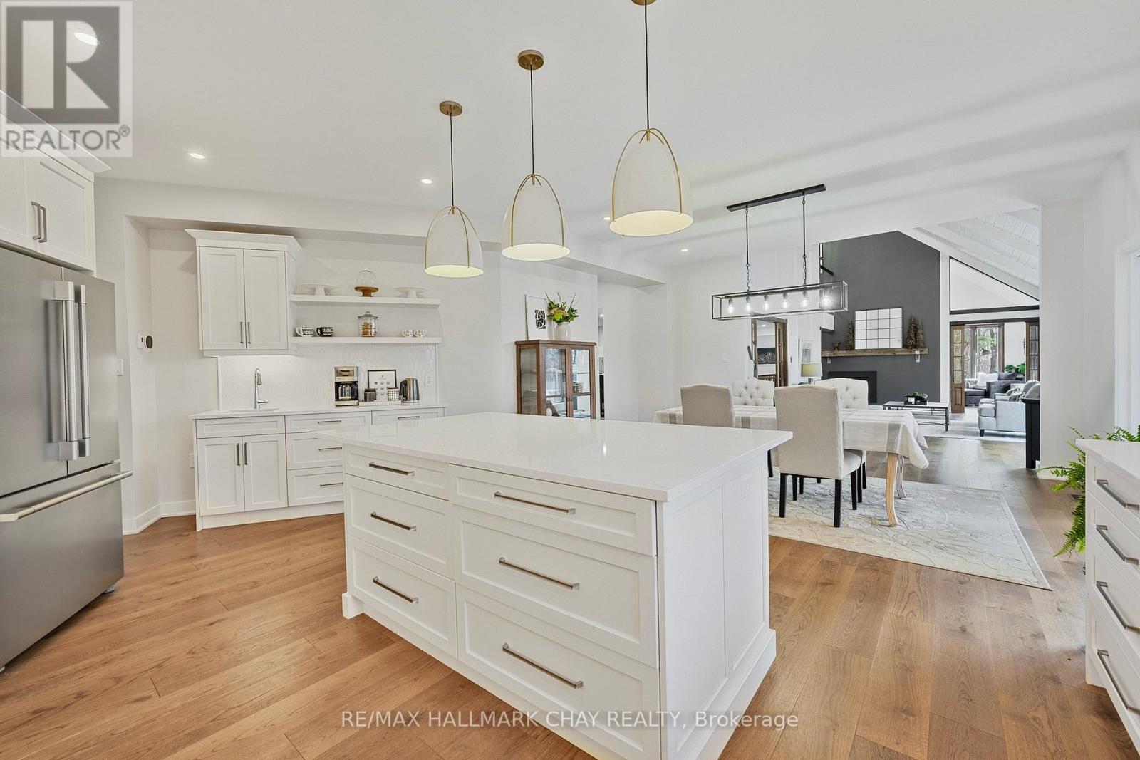 1359 Old Barrie Road E, Oro-Medonte, Ontario  L0L 1T0 - Photo 18 - S12684820