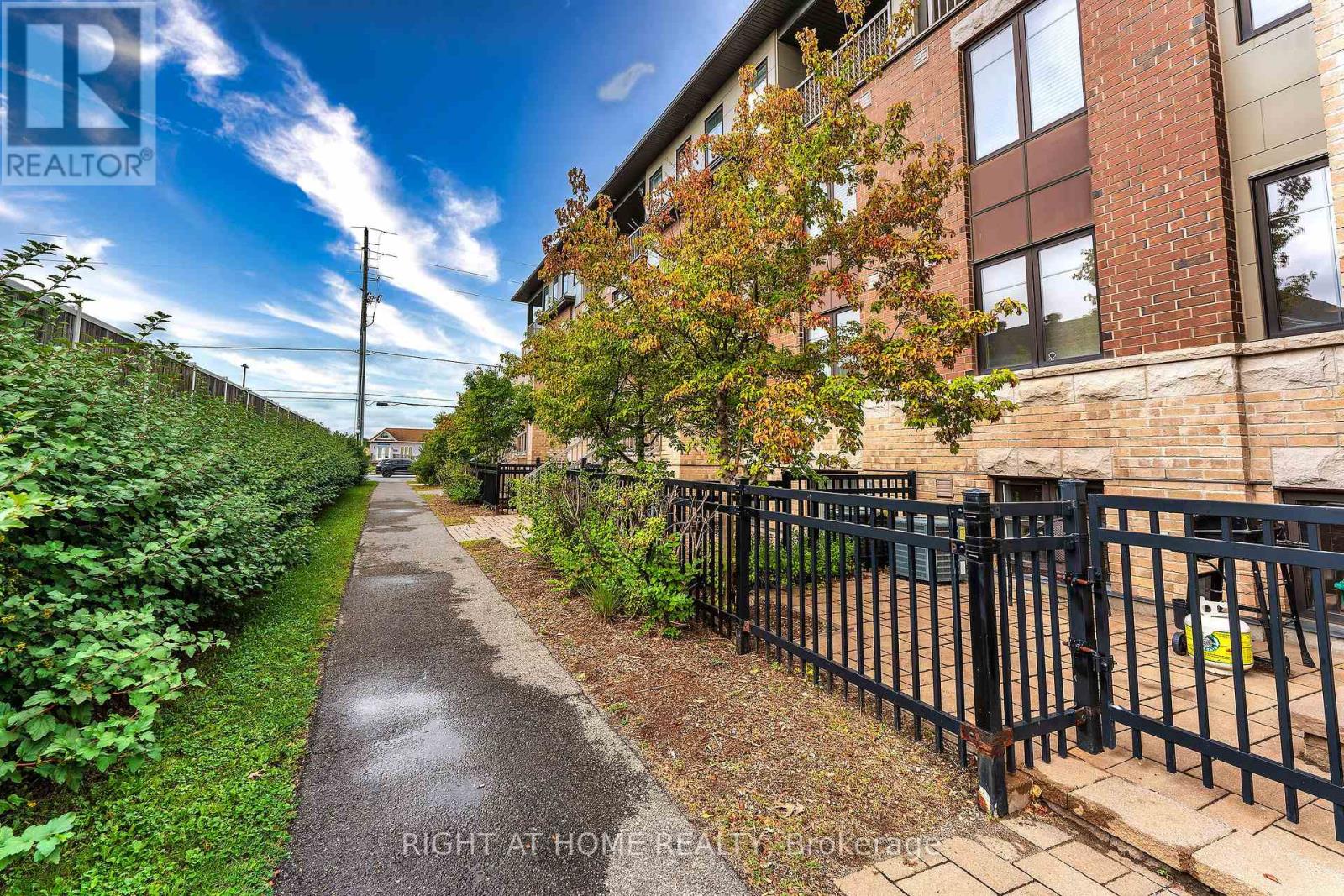 D - 772 Chapman Mills Drive, Ottawa, Ontario  K2J 3V2 - Photo 2 - X12712570