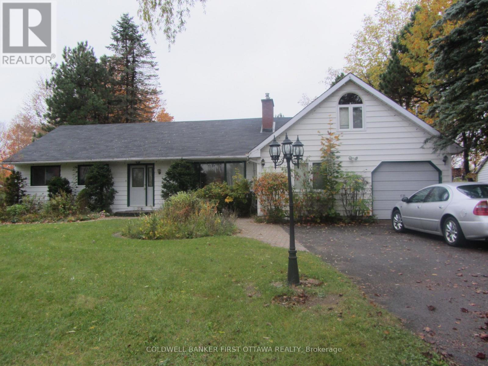 2326 SCRIVENS DRIVE, Ottawa, Ontario