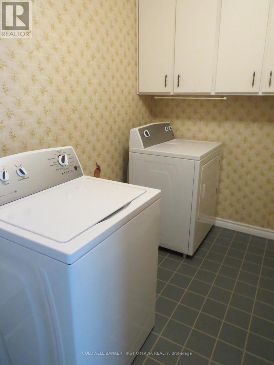 2326 Scrivens Drive, Ottawa, Ontario  K0A 2P0 - Photo 12 - X12712646