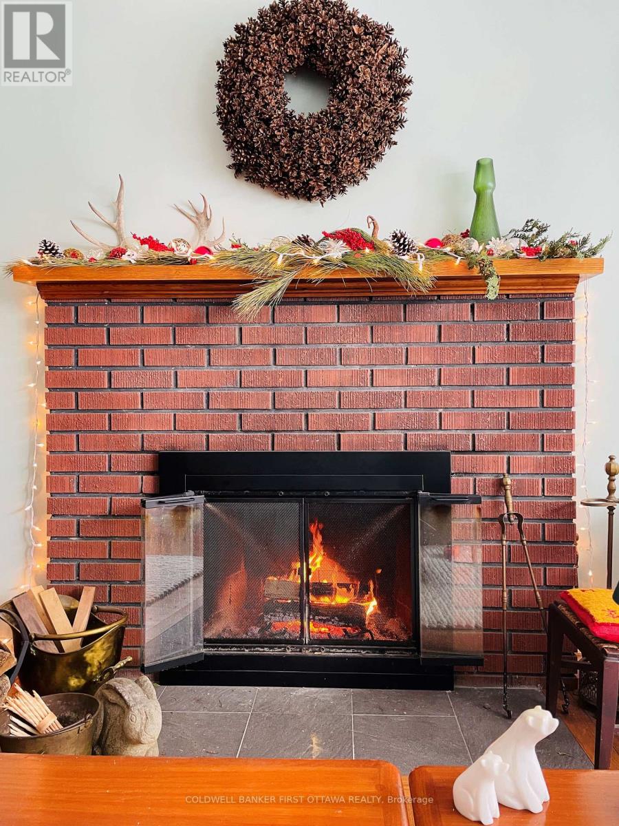 2326 Scrivens Drive, Ottawa, Ontario  K0A 2P0 - Photo 7 - X12712646