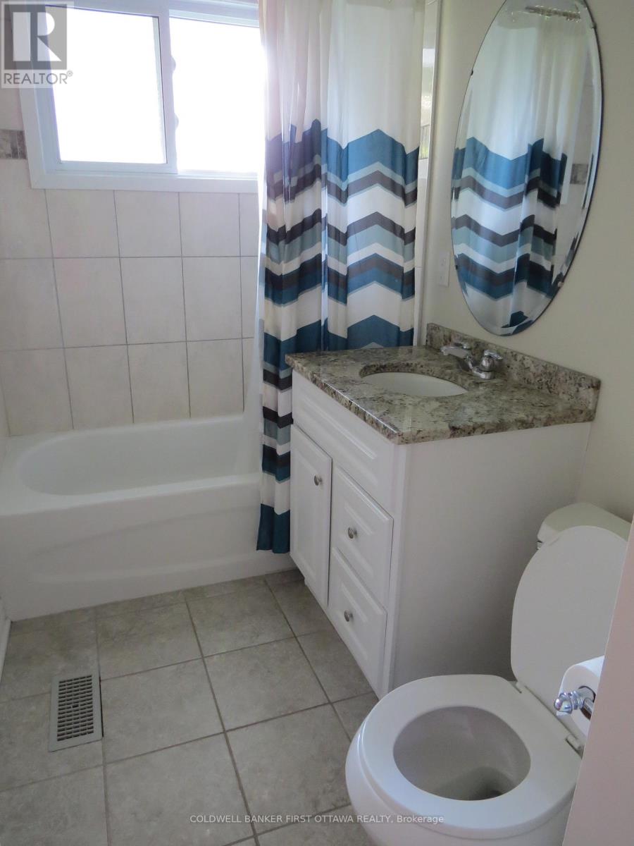 2326 Scrivens Drive, Ottawa, Ontario  K0A 2P0 - Photo 8 - X12712646